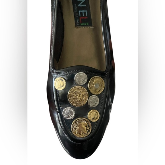 Vintage Vaneli Black and Gold Embellished Loafers - Picture 7 of 9